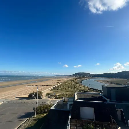 Avec Terrasse Panoramique, Acceptant Les Animaux, Parking - Fr-1-487-281 * Cabourg