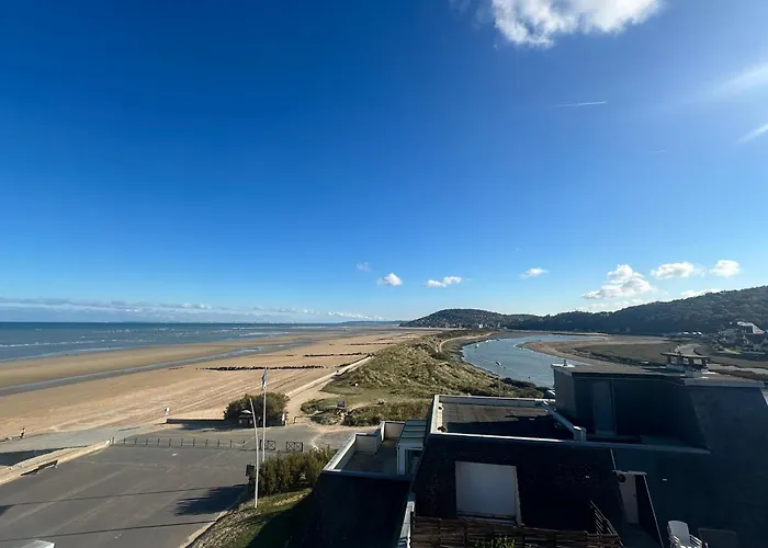 Avec Terrasse Panoramique, Acceptant Les Animaux, Parking - Fr-1-487-281 * Cabourg